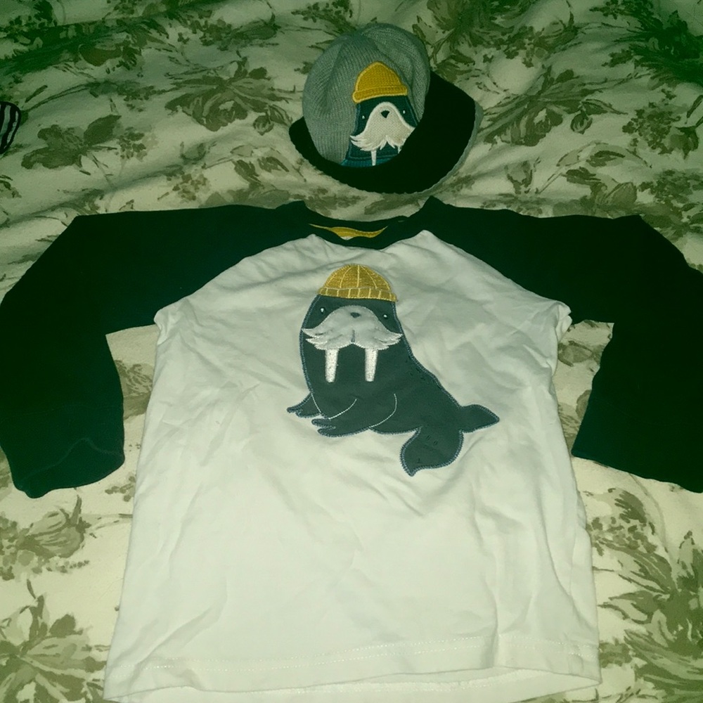 Adorable matching boys set shirt and hat 💙